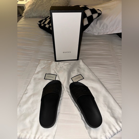 Gucci Women's Rubber Slides - Picture 11 of 16